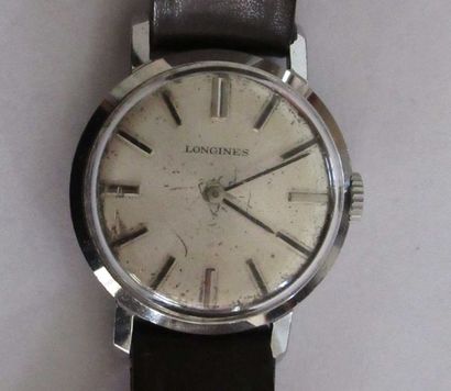 null LONGINES - Montre bracelet en acier, le cadran rond à fond Champagne, index...