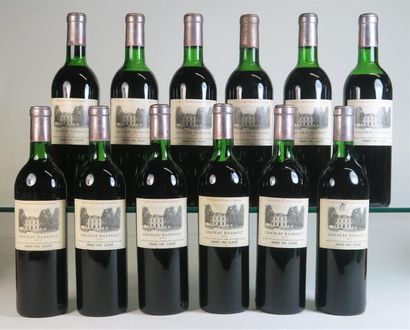 null 12 bouteilles : 11 bouteilles CHÂTEAU DASSAULT 1971 GC Saint Emilion, niveaux...