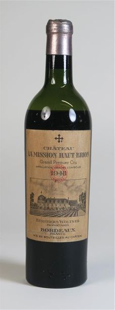 null 1 bouteille CHÂTEAU LA MISSION HAUT BRION 1948 Graves, niveau : vidange, étiquette...