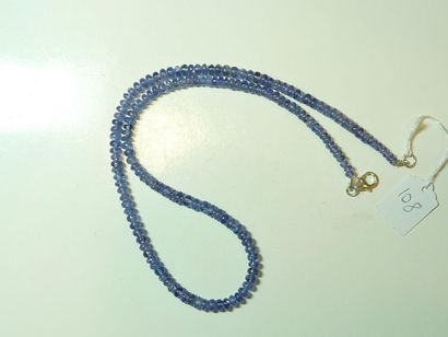 null Collier de perles de Tanzanite, fermoir argent (900/oo)