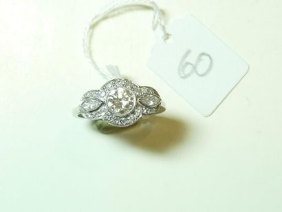 null Bague en platine (850/oo) centrée d'un diamant taille brillant calibrant 0,80...