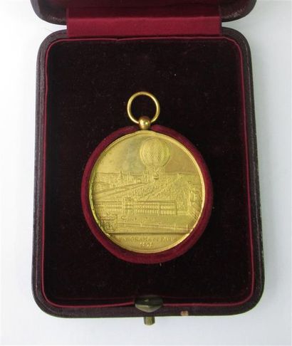 null BALLONS HENRY GIFFARD - Grande médaille en bronze à patine dorée avec sa bélière...