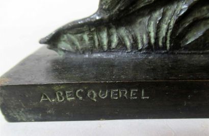 null André Vincent BECQUEREL (1893-1981) "Lièvre courant" Bronze à patine verte signé...