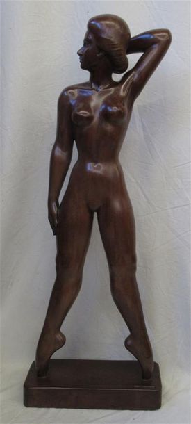 null MERCIER (XXe) "Nu féminin" Importante sculpture en bois exotique monoxyle reposant...