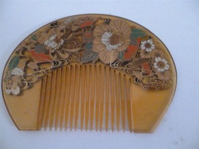 null Rare peigne de chevelure (KUSHI) de jeune femme décoré en laque or rouge blanc...
