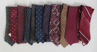 null Ensemble de 11 cravates griffées dont : LANVIN, Pierre CARDIN, BOSS, UNGARO,...