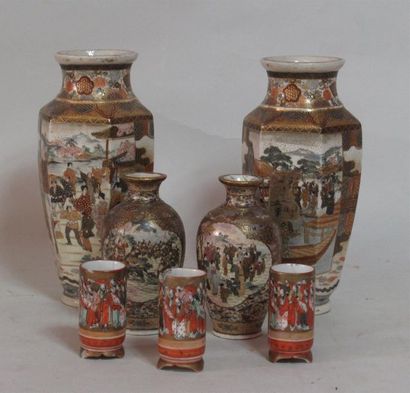 null Paire de vases en porcelaine de Satsuma - Chine, XXe siècle - Ht : 15,5 cm....