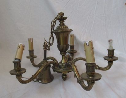 null Lustre en bronze doré à six bras de lumière - Travail de style Louis XV