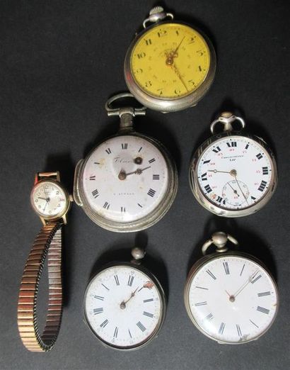 null Ensemble de 4 montres de gousset en métal argenté. On y joint une montre bracelet...