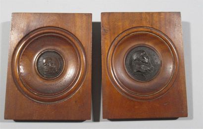 null Deux pièces en bronze Clem VII Pont Max et Pius III Pont Max (enchâssées dans...