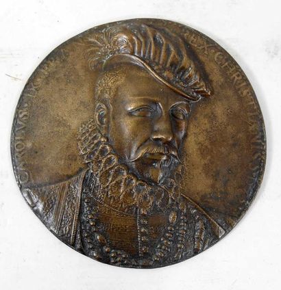null Plaque ronde en bronze "Charles IX" - Diam : 16,5 cm 