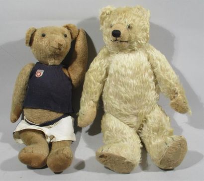 null Dans le goût d'ELISABETH MEREDITH - Deux ours "TEDDY BEAR" en laine et mohair....