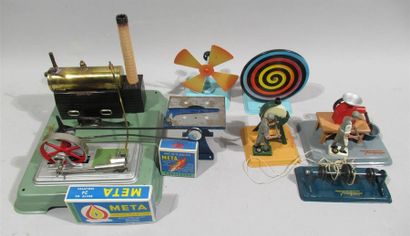 null FLEISHMANN - Machine vapeur miniature et un ensemble d'accessoires et de figurines...