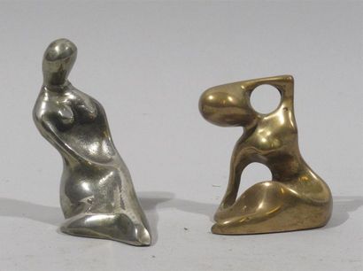 null Deux statuettes en métal argenté et métal doré - Art contemporain - Ht max :...