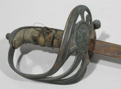 null Sabre d'officier, la garde à décor d'une étoile. Daté 1889. Utilisé par l'armée...