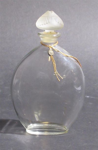 null GUERLAIN - «Jasmiralda» - (1917) - Flacon modèle «gourde» en verre incolore,...