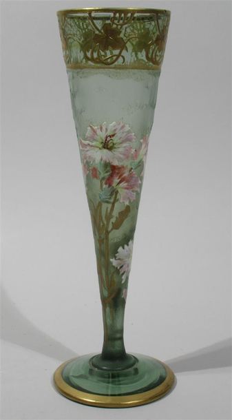 null François-Théodore LEGRAS (1839-1916) Legras & Cie Montjoie. Grand vase à panse...