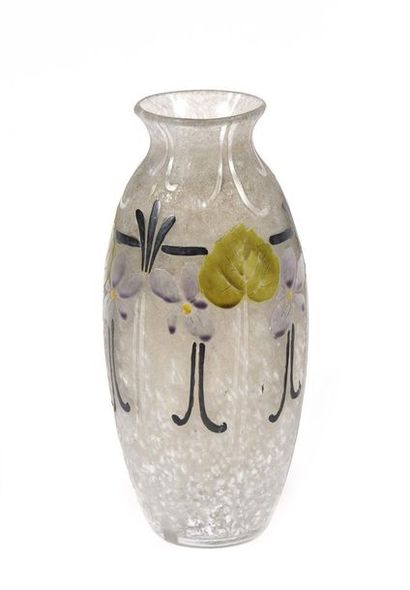 null LEGRAS CRISTALLERIE DE SAINT DENIS - Vase obus en verre à décor moucheté blanc,...