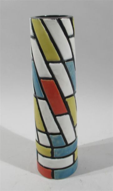 null Dans le goût de Piet MONDRIAN - Vase colonne en faïence polychrome à décor façon...