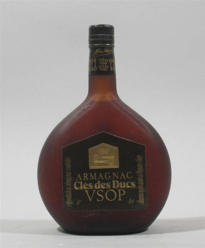 null 1 bouteille d'Armagnac Clef des Ducs VSOP 70 cl