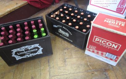 null Une caisse de bière LINDEMAN'S (0,25 litre) Une caisse de bière KASTEEL rouge...