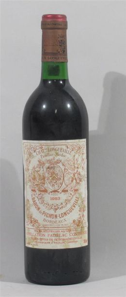 null Une bouteille de PICHON LONGUEVILLE Pauillac 1983 (étiquette légèrement tac...
