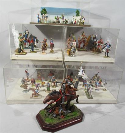 null Ensemble de cinq dioramas thématiques figurant des figurines polcychromes (sous...