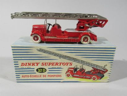 null DINKY SUPERTOYS - Auto-échelle de Pompiers N°32 D (avec son embooitage, état...