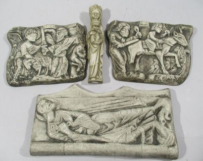 null Ensemble de QUATRE moulages modernes figurant des bas-reliefs médiévaux en plâtre...