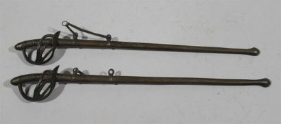 null Deux petites épées d'officier français en bronze à patine brune (probablement...
