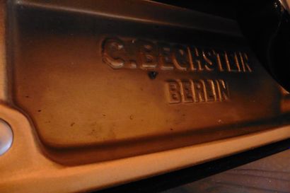 null C. BECHSTEIN - BERLIN - Piano demi-queue en bois laqué noir, à trois pieds tournés...
