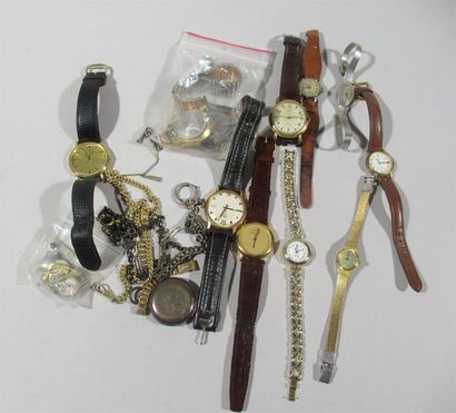 null Ensemble de 12 montres bracelets d'homme et de femme en métal. On y joint une...