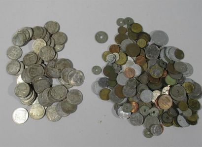 null Ensemble de pièces de monnaies démonétisées principalement France dont pièces...