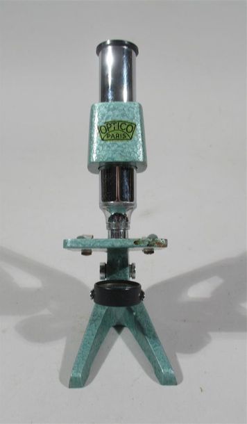 null Microscope de bureau métallique vert - Vers 1950 