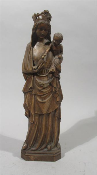 null M. HOVINE (XXe) - Statue de Vierge à l'Enfant en chêne sculpté - Ht : 36 cm...