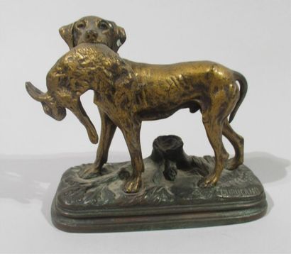 null Alfred DUBUCAND (1828-1894) "Braque tenant un lièvre" Epreuve en bronze à patine...