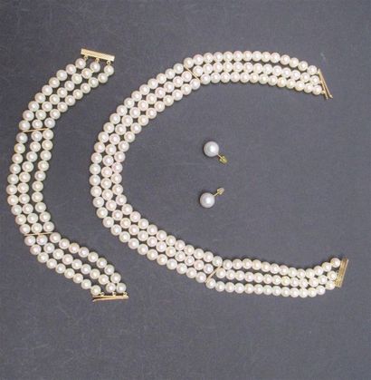null Parure de perles de culture avec fermoirs en or jaune 18 K (750/oo) comprenant...