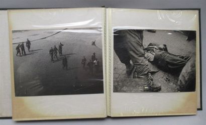 null AGENCE LARI - Album contenant un ensemble de photographies en noir et blanc...