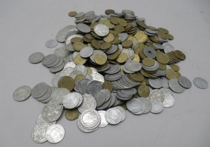 null Important ensemble de pièces de monnaies démonétisées, princiapelement Francs...