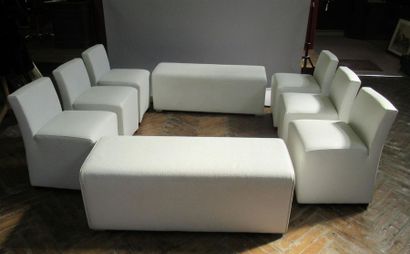 Suite de six chaises modèle WEST garniture façon cuir d'autruche blanc On y joint...