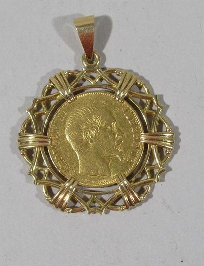 null Pièce de 20 Francs or Napoléon III montée en pendentif en or jaune 18 k (750/oo)...