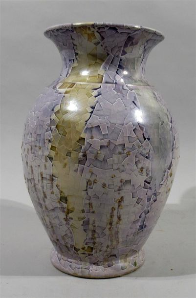 null JEAN GERBINO (1876-1966) Vase en faïence à décor imitant la mosaïque - Marqué...