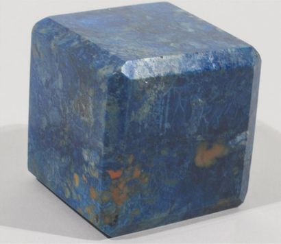 null Cube en lapis lazuli sculpté - XXe siècle - 6 x 6 x 6 cm (infimes éclats sur...