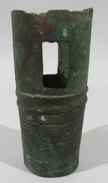 null Embout d’essieu de char en bronze archaïque - CHINE, Epoque Zhou - IIIème siècle...