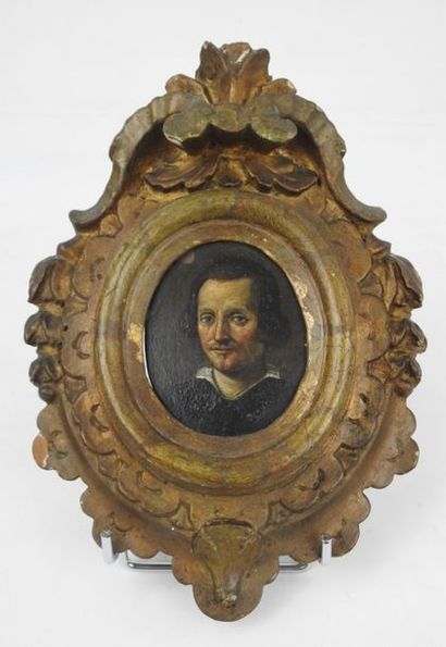 null 18th century school. 

Portrait of a man. 

Oil on copper with oval view. 

8...