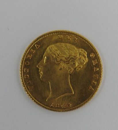 null GRANDE-BRETAGNE : Monnaie 1/2 SOUVERRAIN or, Victoria, 1844.