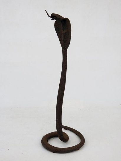  Edgar BRANDT (dans le gout de): Cobra en bronze. H: 42 cm (rouille) Gazette Drouot