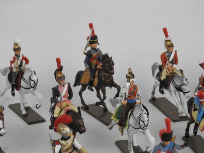 null ATLAS- STARLUX : Lot de 25 cavaliers en plomb, soldat de Napoléon. (petites...