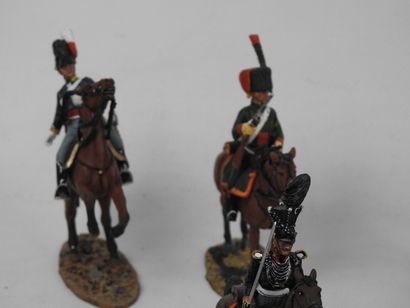 null DELPRADO et ATLAS : Lot de 16 cavaliers de Napoléon, deux canons, un samouraï,...