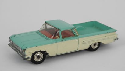 null DINKY TOYS ANGLETERRE Réf. 449 : Chevrolet El Camino, turquoise et blanc, int....